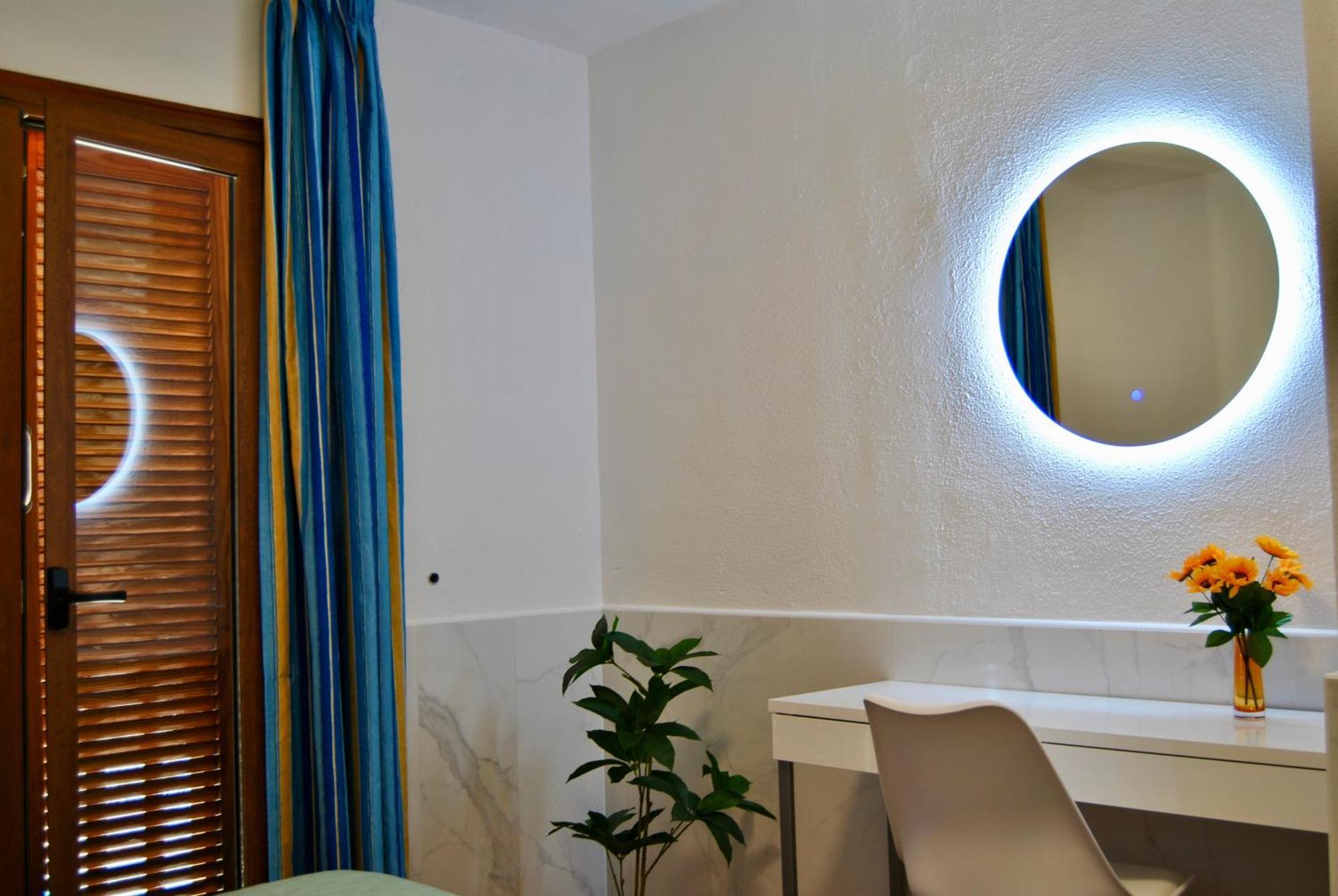 Montecarlo 35 And 45 First Row With Air Conditioning&wi-fi And Sound Insulation Apartment